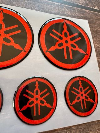 EMBLEMAS GEL MOTO YAMAHA R1 TRACER TZR VMAX WRF RR