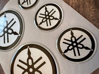 EMBLEMAS GEL MOTO YAMAHA LOGO R1 YZF R3 MT03 MT07