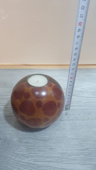 Jarrón y portavelas a juego.