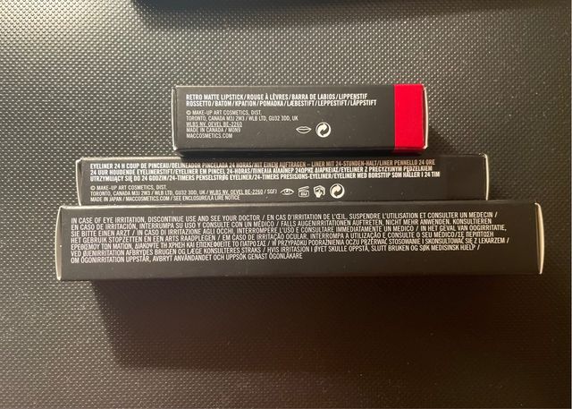 Rimel, eyeliner y pintalabios MAC sin estrenar