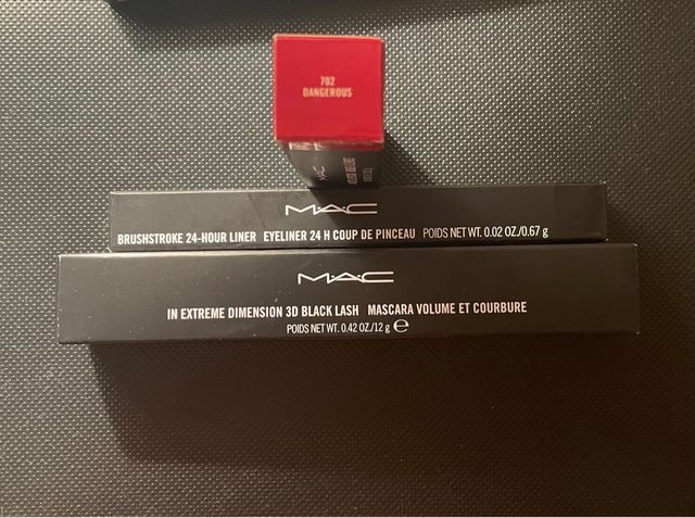 Rimel, eyeliner y pintalabios MAC sin estrenar