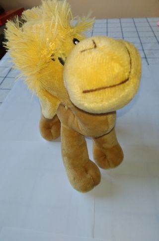 🎁 Peluches Camello y Muñeco Idol 🎁