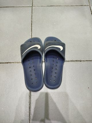Chanclas Nike negras