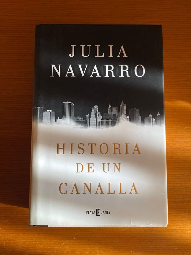 Historia de un canalla (Éxitos) (Spanish Edition)