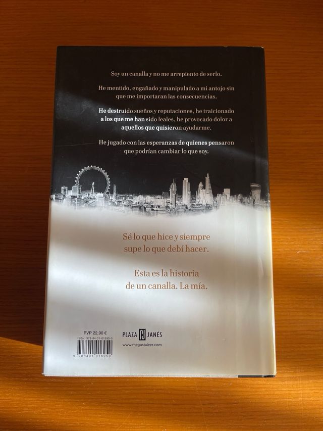 Historia de un canalla (Éxitos) (Spanish Edition)