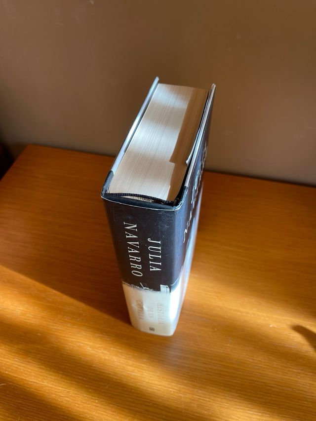 Historia de un canalla (Éxitos) (Spanish Edition)