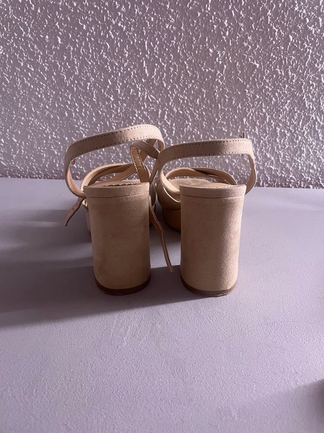 Tacones beige
