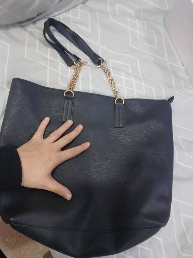 Bolso grande espacioso y cómodo 