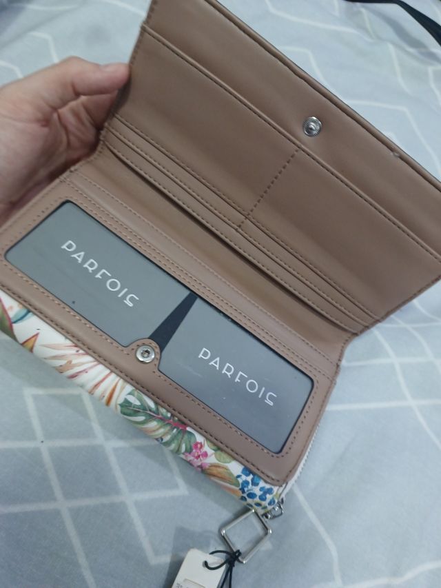 Monedero flores parfois con etiqueta