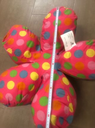 Cojin puff flor lunares Portico