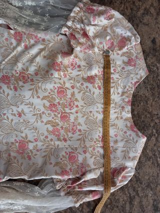 Traje de fallera niña.