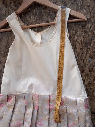 Traje de fallera niña.