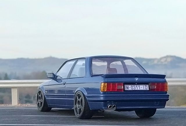 BMW E30 KK Scale 1/18