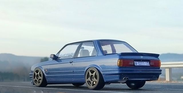 BMW E30 KK Scale 1/18