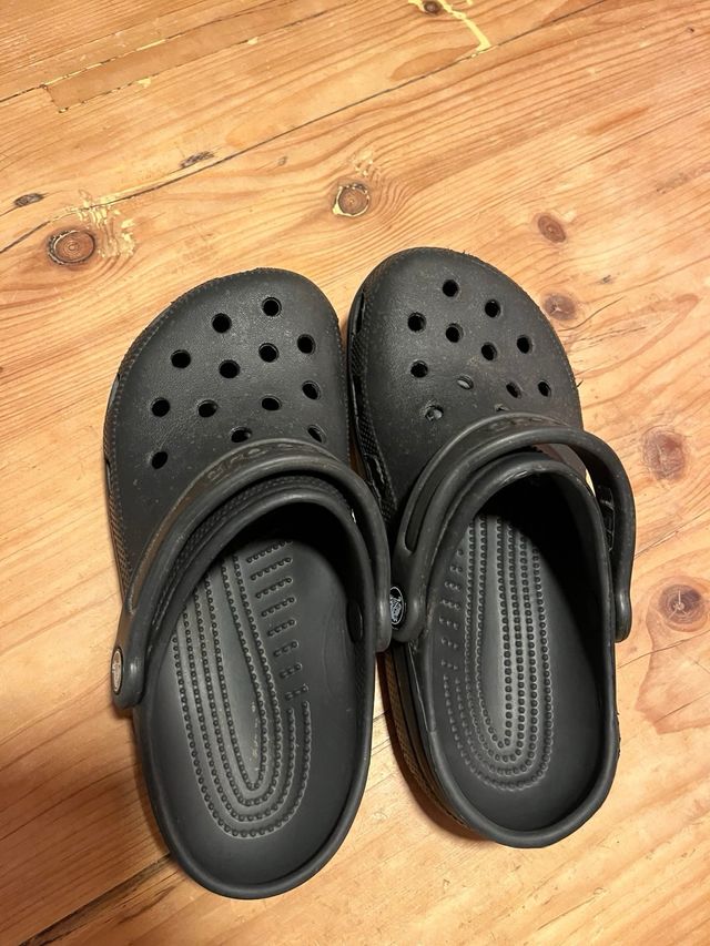 Crocs negras