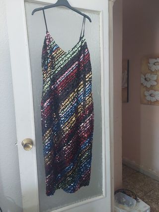 Ropa nueva de fiesta