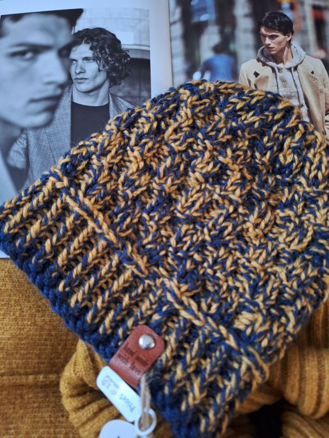 Berretto 100% lana fatto a mano