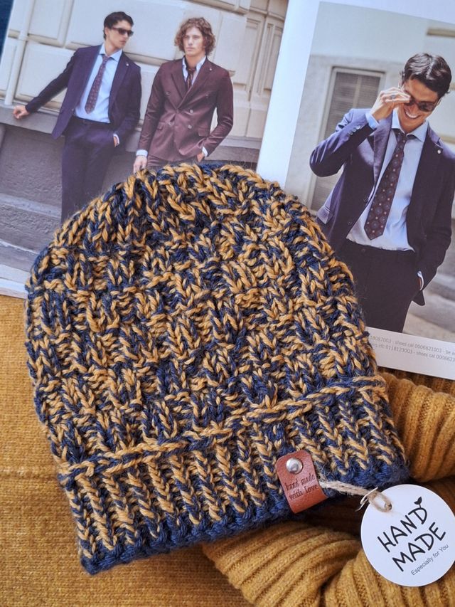 Berretto 100% lana fatto a mano