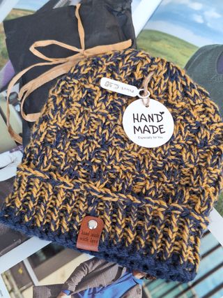 Berretto 100% lana fatto a mano