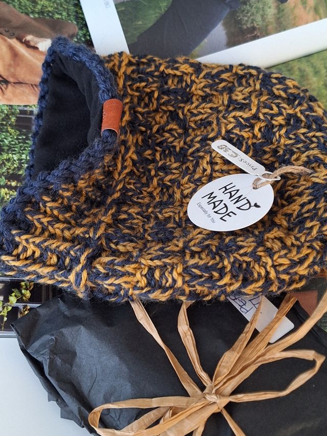 Berretto 100% lana fatto a mano