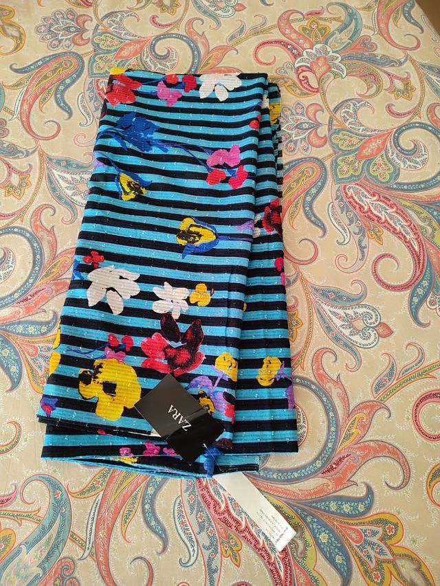 Pañuelos grande Zara, con etiqueta