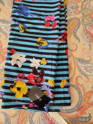 Pañuelos grande Zara, con etiqueta