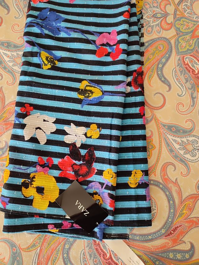 Pañuelos grande Zara, con etiqueta