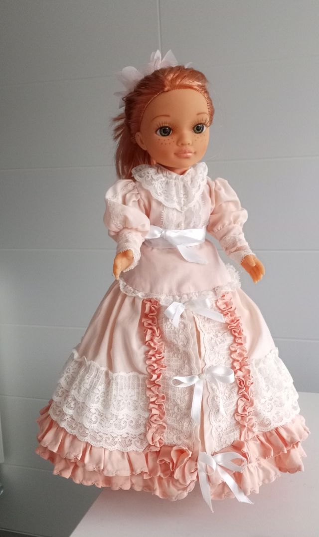 Vestido para Nancy de época.