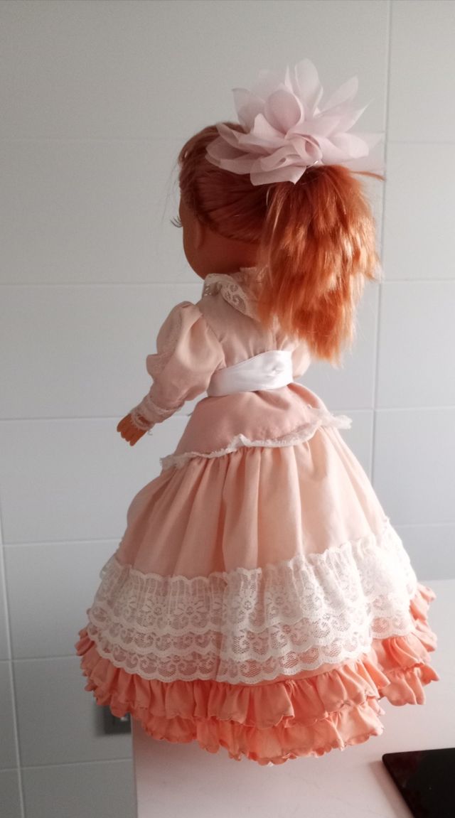 Vestido para Nancy de época.
