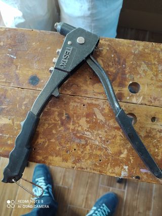 Remachadora.