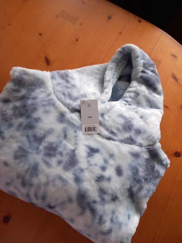 Bata-sudadera con capucha