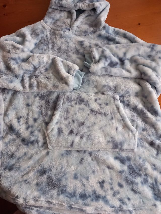 Bata-sudadera con capucha