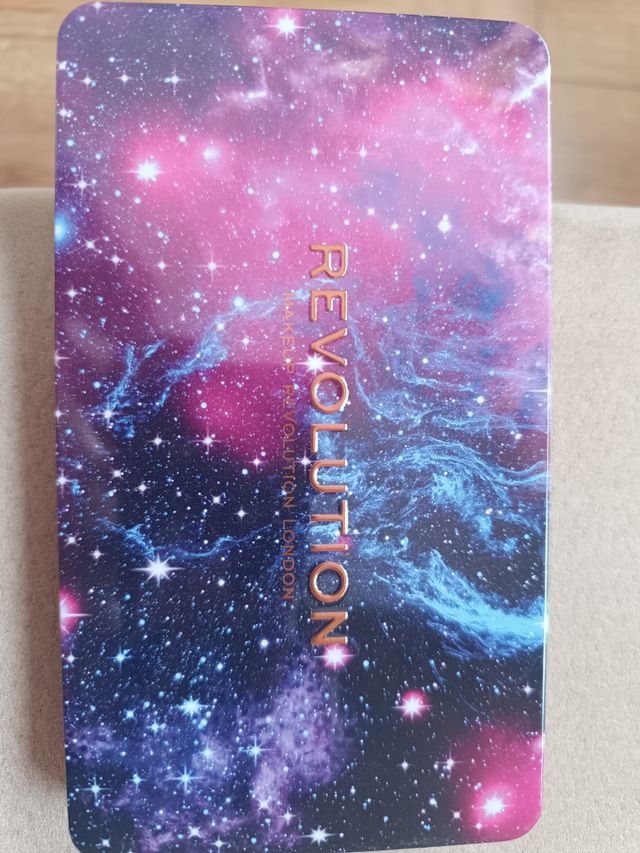 Paleta de sombras REVOLUTION