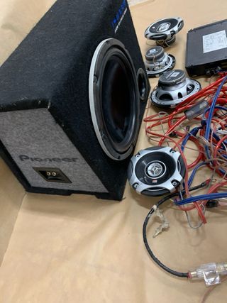 EQUIPO DE MUSICA COCHE PIONEER JBL