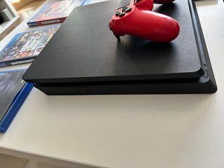 Ps4 con mando y juegos