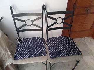 Mesa y 4 sillas