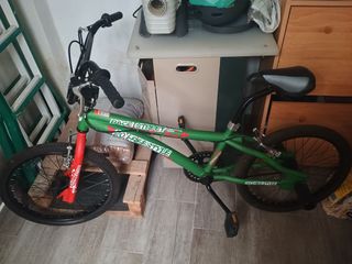 Se vende bici bmx