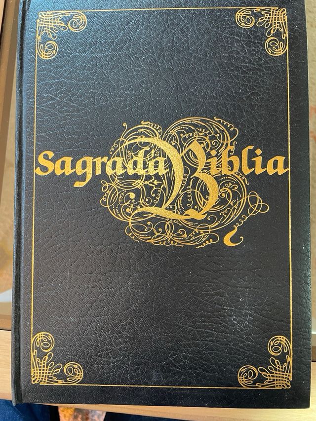 Sagrada Biblia