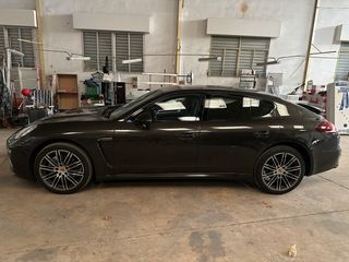 Porsche Panamera 4 2016