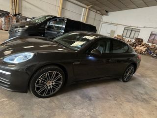 Porsche Panamera 4 2016