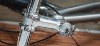 Bicicleta 26" xs titanio/alfine/brooks cambio Brom