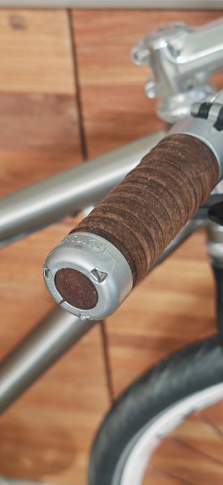 Bicicleta 26" xs titanio/alfine/brooks cambio Brom