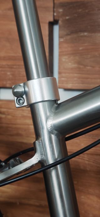 Bicicleta 26" xs titanio/alfine/brooks cambio Brom