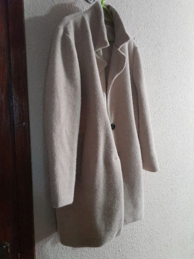 Abrigo puesto una vez