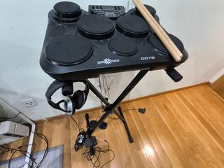 Batería electrónica y Auriculares.