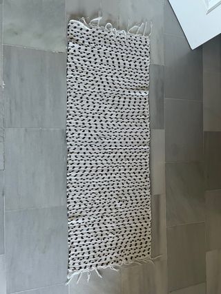 Alfombra de pasillo o pie de cama