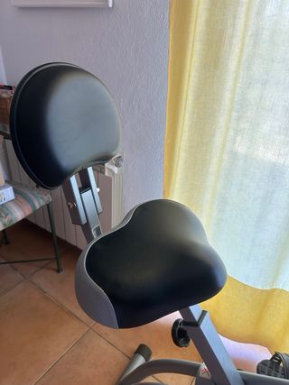 Bicicleta estática con respaldo como nueva