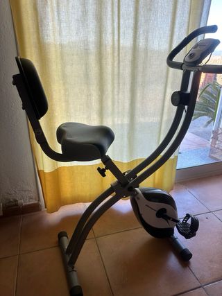 Bicicleta estática con respaldo como nueva