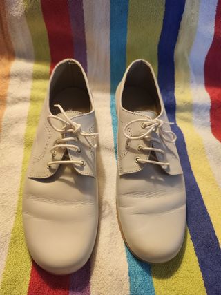 Zapatos niño comunión color blanco roto