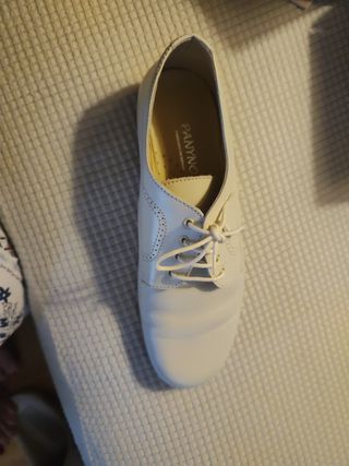 Zapatos niño comunión color blanco roto
